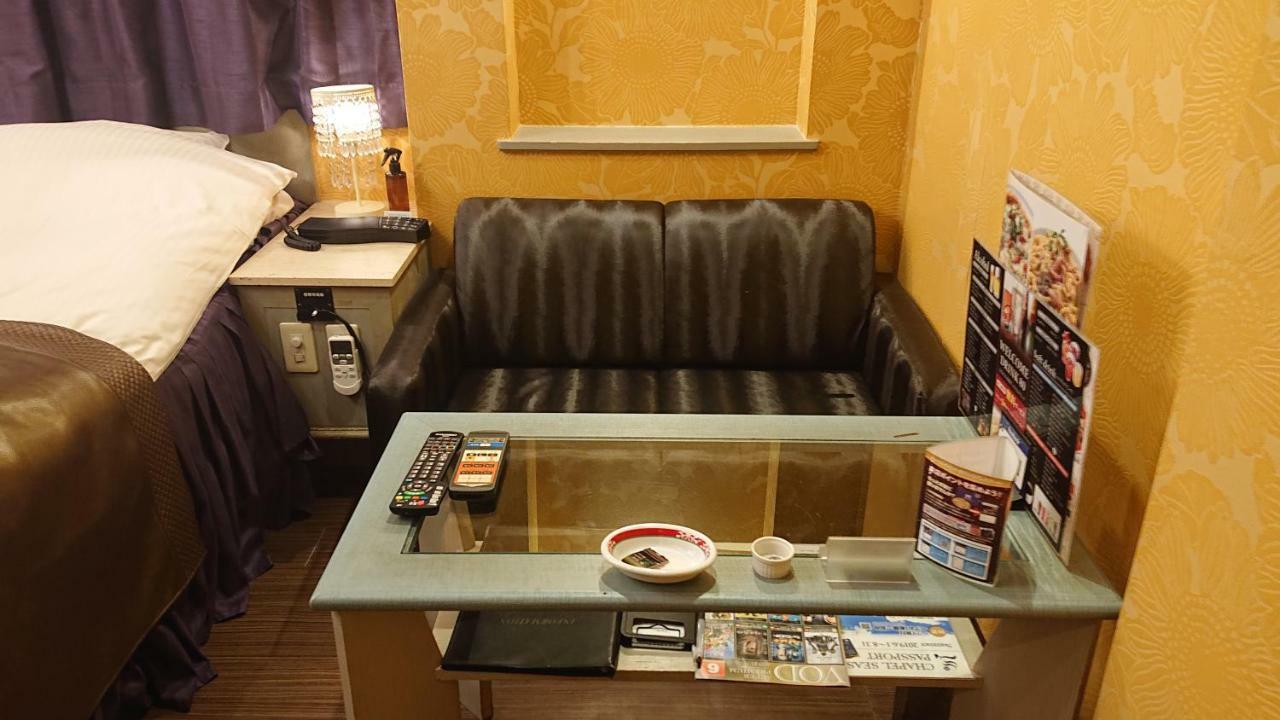 ホテル リトルチャペルクリスマス 梅田 (Adults Only) Osaka Exterior foto